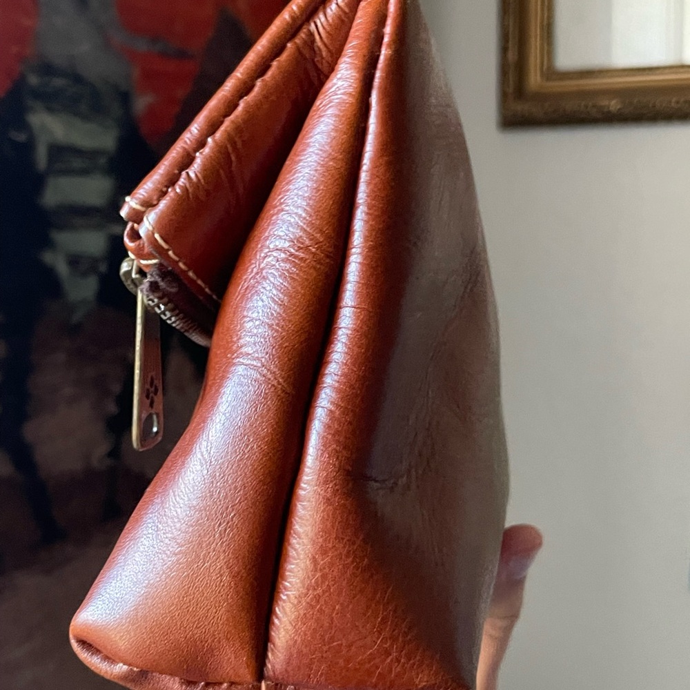 Patricia Nash fold over Wristlet clutch - Picture 3 of 10